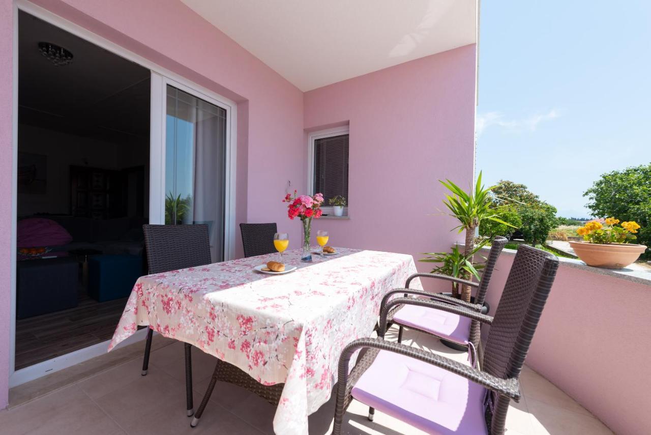 Luxury Apartment With Garden Jacuzzi And Wellness Trogir Exterior foto